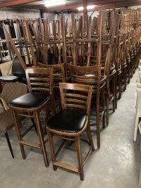 Lot van 20 halfhoge Hutten barkrukken