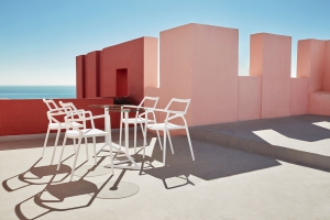 Vondom Delta tablebase
