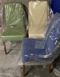 8 gestoffeerde stoelen