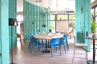 27 stapelbare kunststof Pedrali ARA stoelen